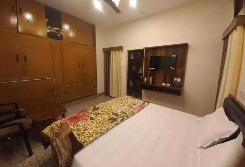 Majatalo Kalash Guest House