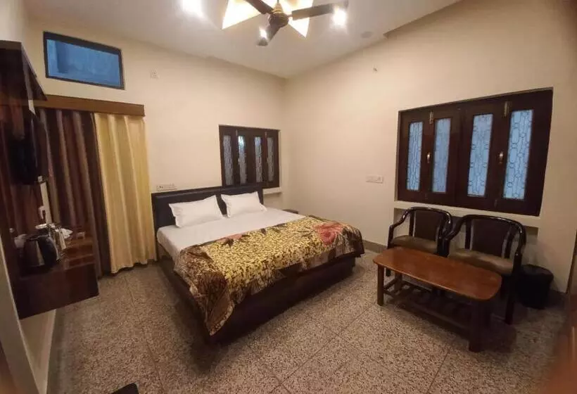 Majatalo Kalash Guest House