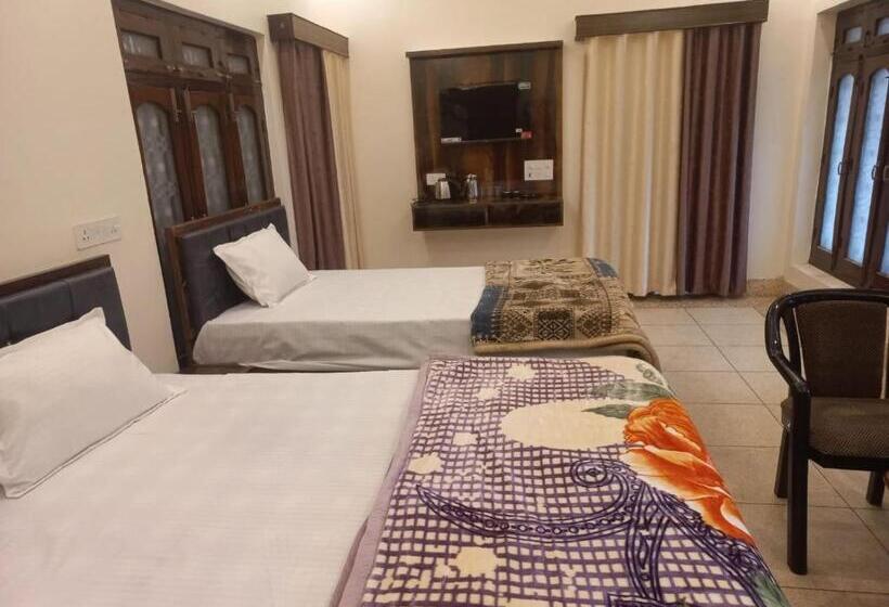 Pension Kalash Guest House