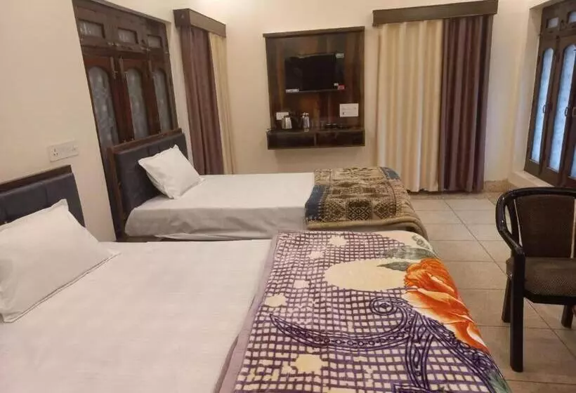 Majatalo Kalash Guest House