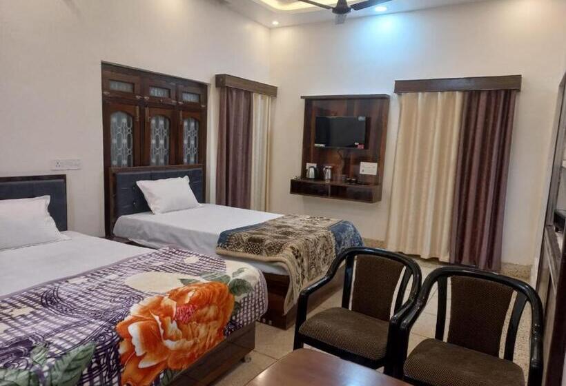 Pension Kalash Guest House