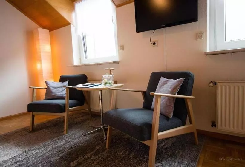 Majatalo Wein  Und Gästehaus Lentes