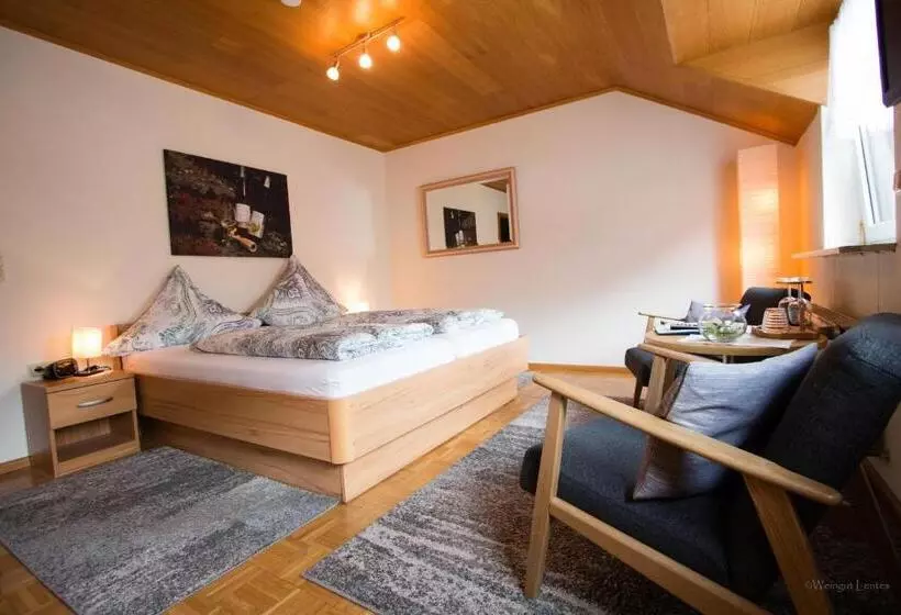 Majatalo Wein  Und Gästehaus Lentes