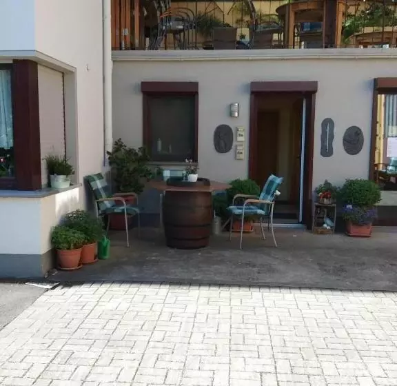 Majatalo Wein  Und Gästehaus Lentes