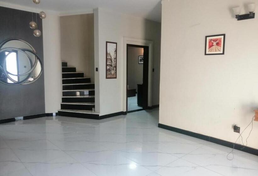 تختخواب و صبحانه Vorano Guest House