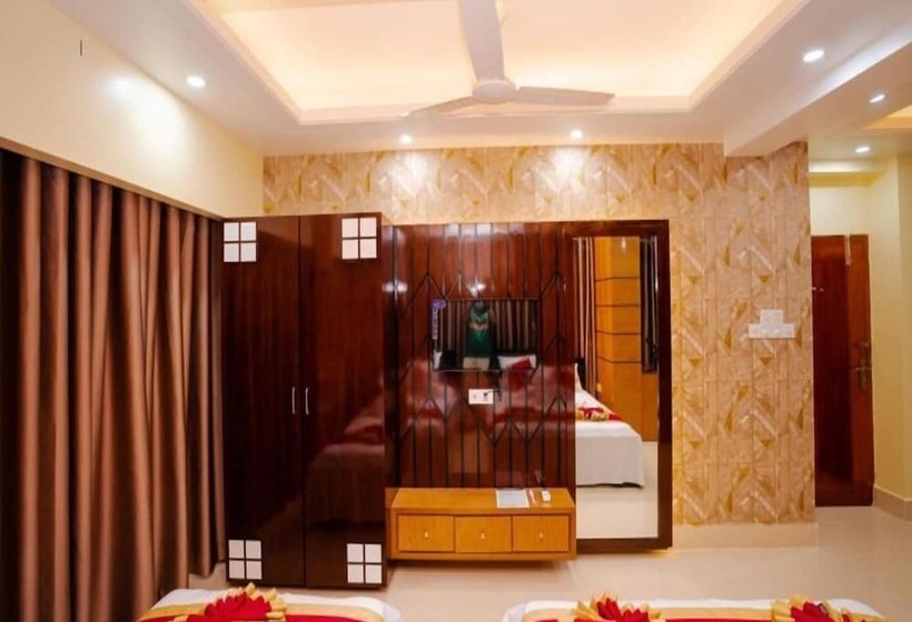 هتل Adarsha Palace