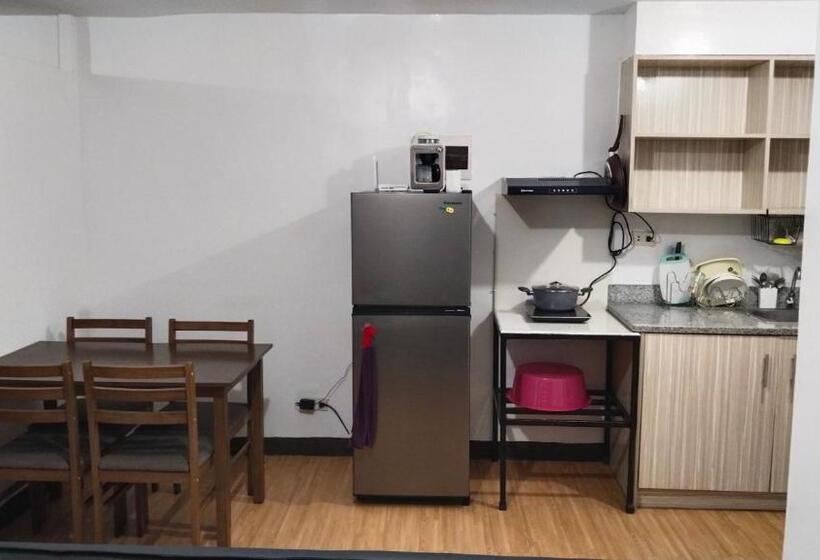 ホテル Alleja Condominium