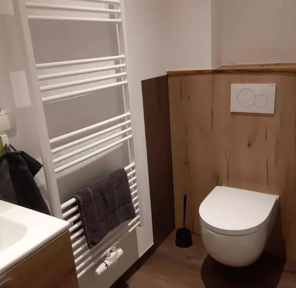 Hotelli Ferienwohnungen Handwerger