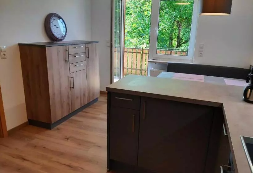 Hotelli Ferienwohnungen Handwerger