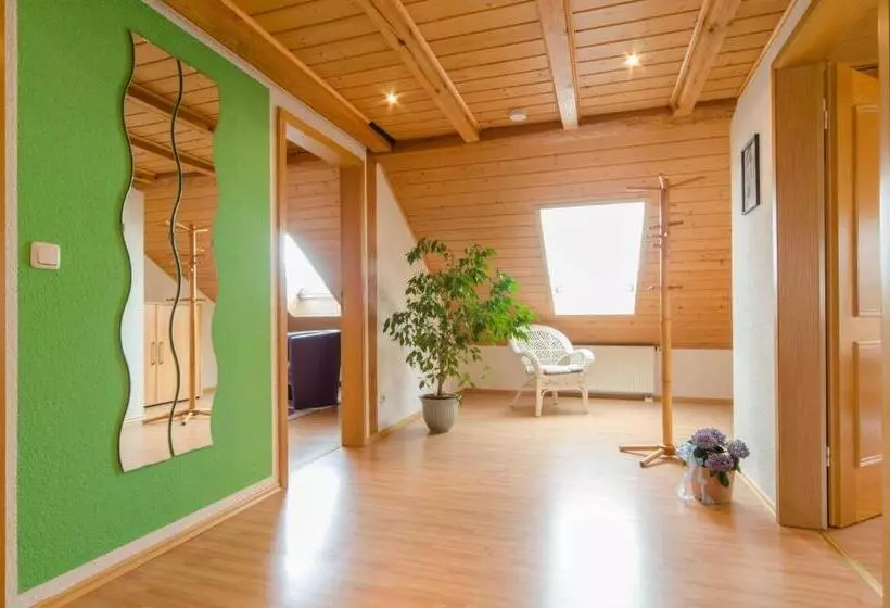 Hotelli Ferienwohnungen Handwerger