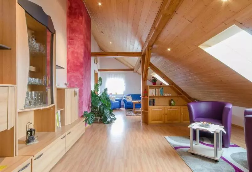 Hotelli Ferienwohnungen Handwerger