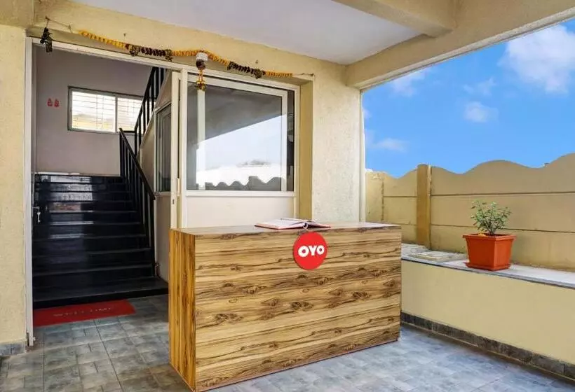 ホテル Oyo Om Sai Lodge