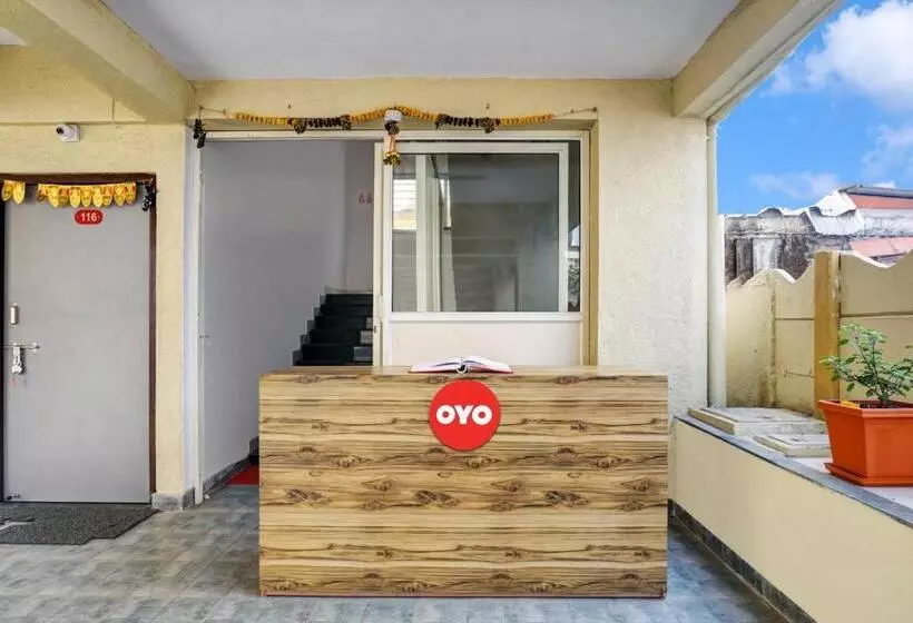 ホテル Oyo Om Sai Lodge