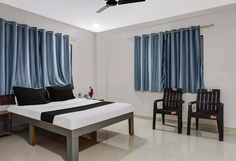 ホテル Oyo Om Sai Lodge