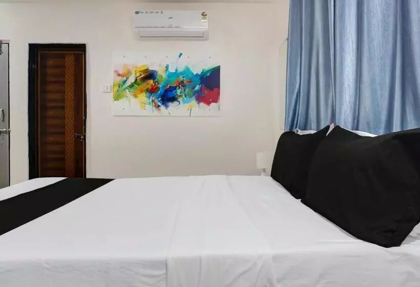 ホテル Oyo Om Sai Lodge