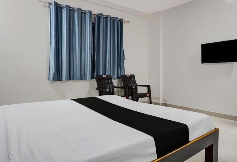 Hotel Oyo Om Sai Lodge