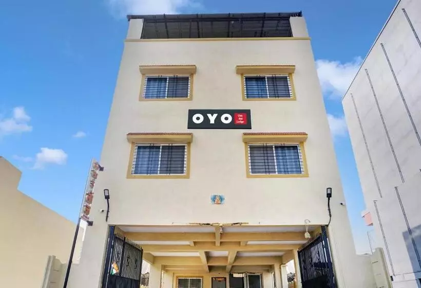 ホテル Oyo Om Sai Lodge