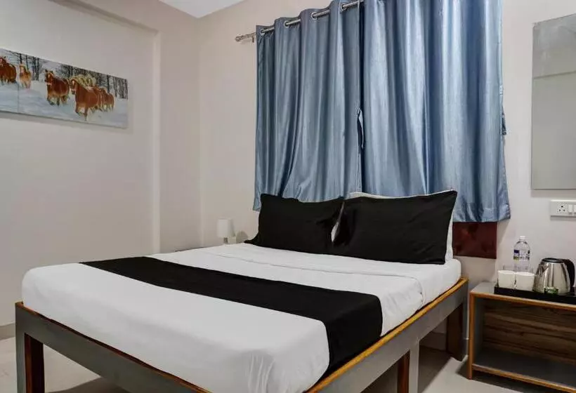 ホテル Oyo Om Sai Lodge