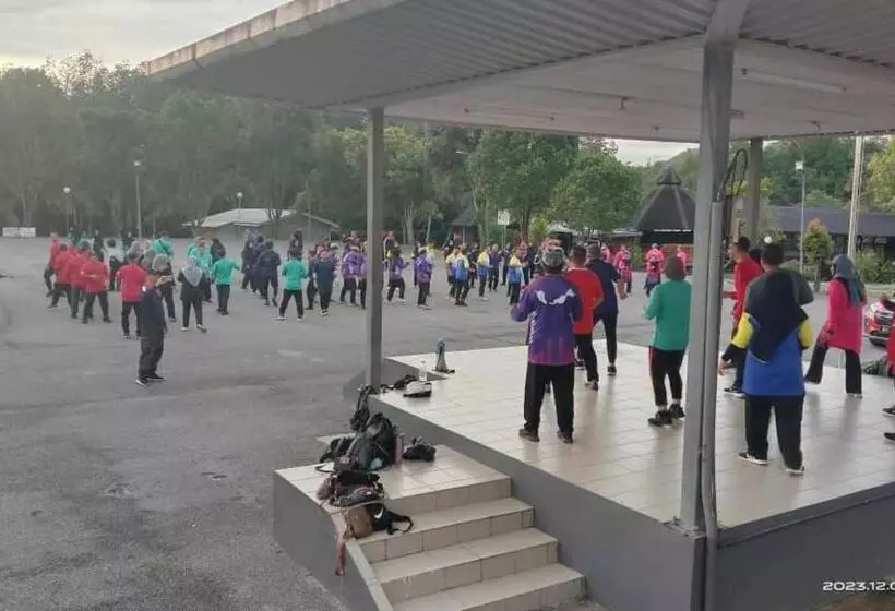 Hotelli Putra Sentosa Retreat Camp, Sematan