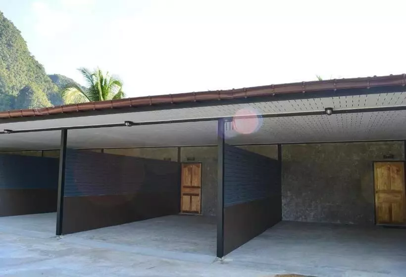 Motelli Phangnga Save House   เซฟเฮาส์พังงา