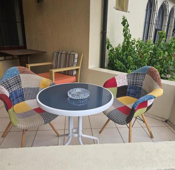 پانسیون Hostal Montesol