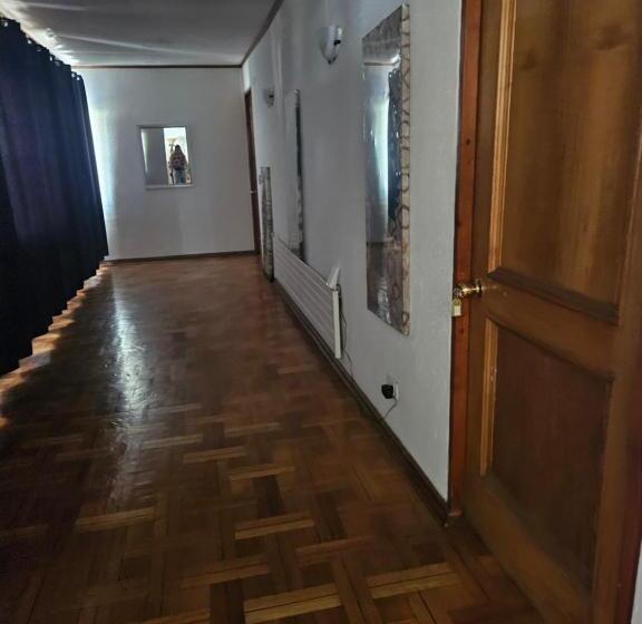 پانسیون Hostal Montesol