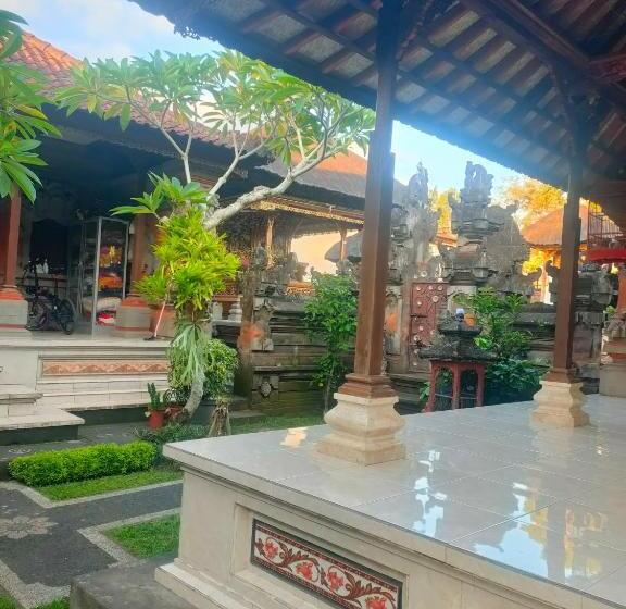 Пансион Karmila House