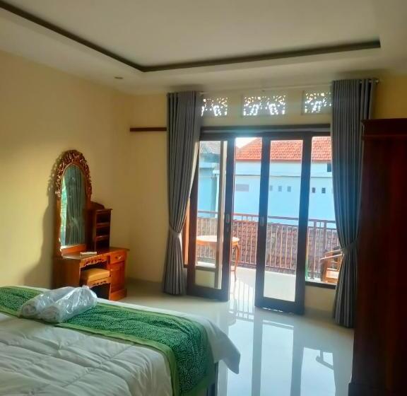 Пансион Karmila House