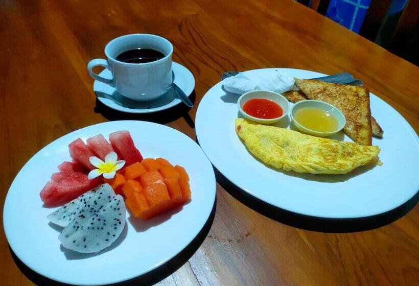 Пансион Karmila House