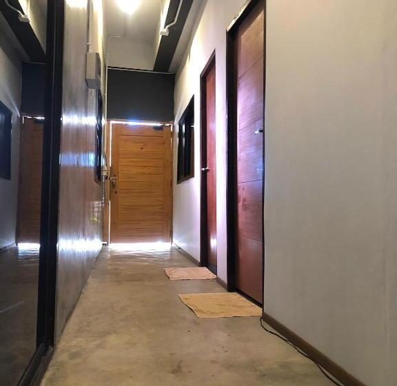 پانسیون Nine Guesthouse