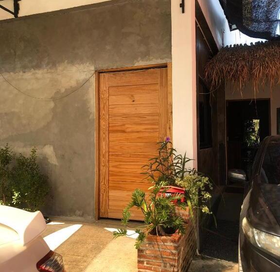 پانسیون Nine Guesthouse