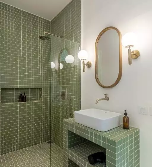Majatalo Riyuri Guesthouse