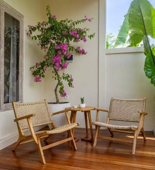 Majatalo Riyuri Guesthouse