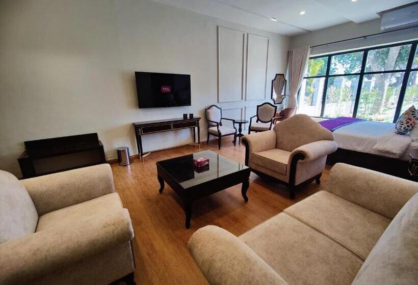 Rt Grace Royal Taj Hotel Sukkur