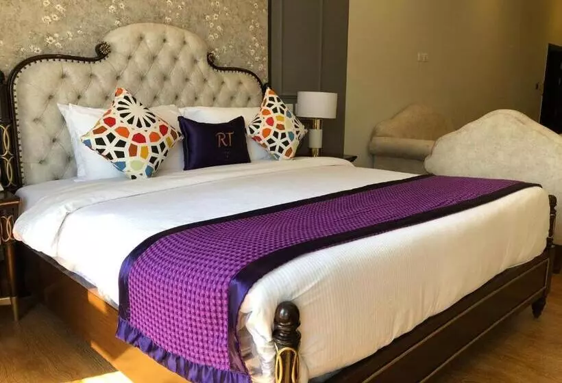 Rt Grace Royal Taj Hotel Sukkur