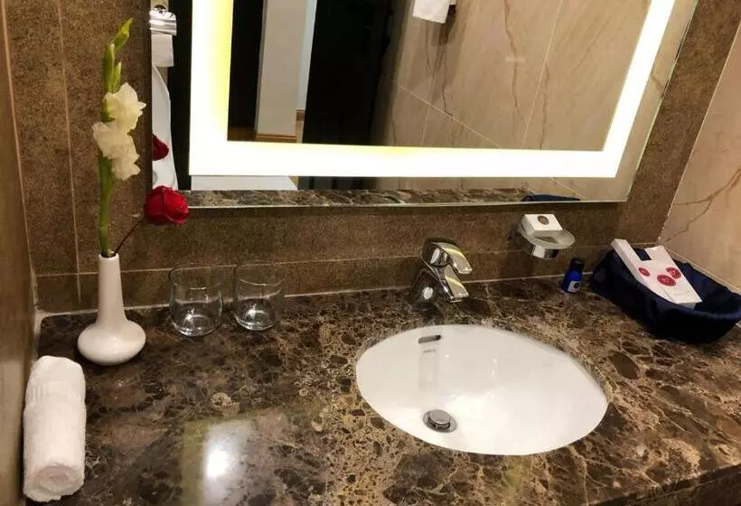 Rt Grace Royal Taj Hotel Sukkur