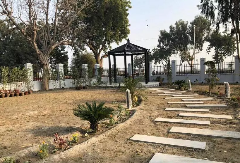 Rt Grace Royal Taj Hotel Sukkur