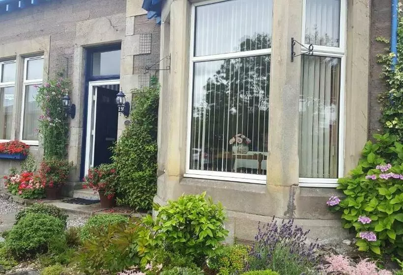 تختخواب و صبحانه Strathcona Guesthouse