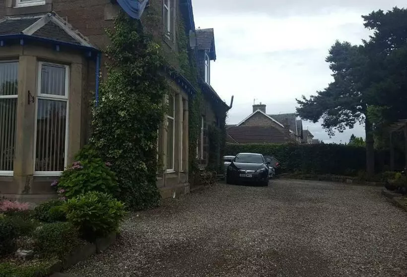 تختخواب و صبحانه Strathcona Guesthouse
