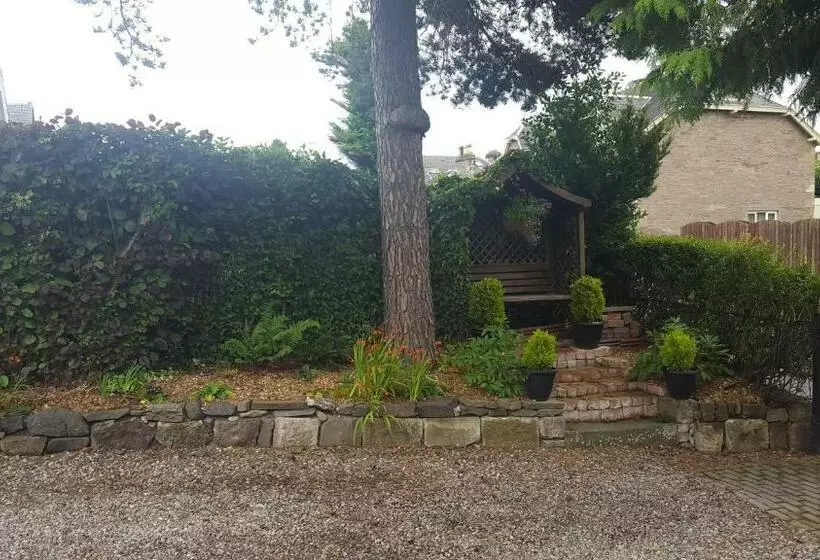 تختخواب و صبحانه Strathcona Guesthouse