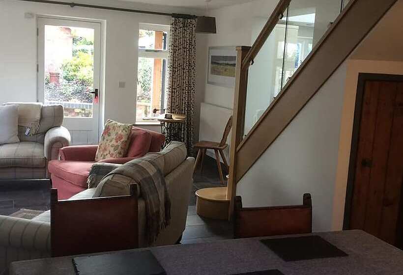 مبيت وإفطار Top House