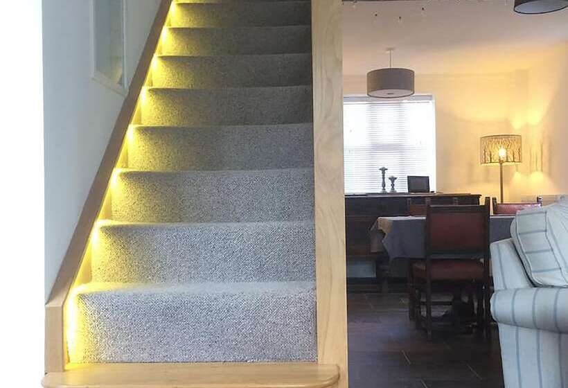 مبيت وإفطار Top House