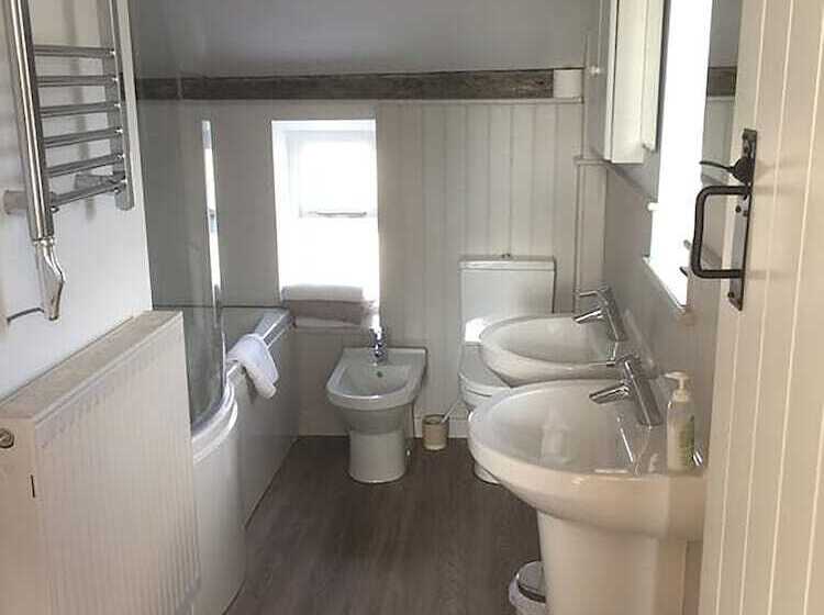 مبيت وإفطار Top House