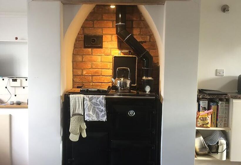 مبيت وإفطار Top House