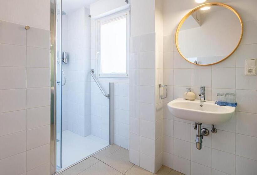 Bista Eder Hotel & Lodge