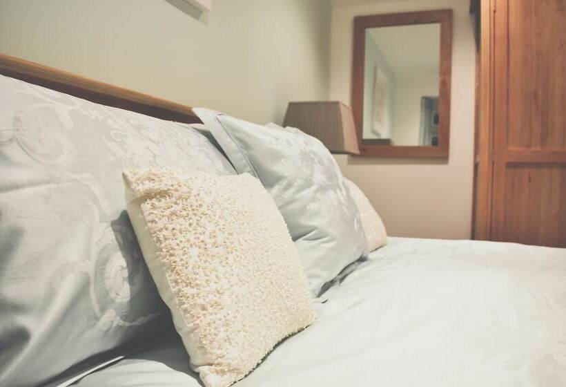 Count House Cottage B&b   Adults Only