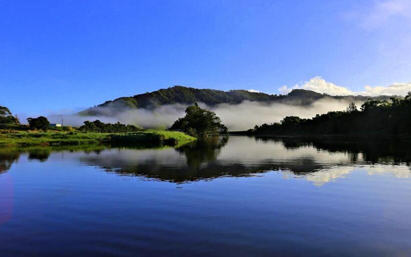 בית מלון כפרי Daintree Riverview Lodges