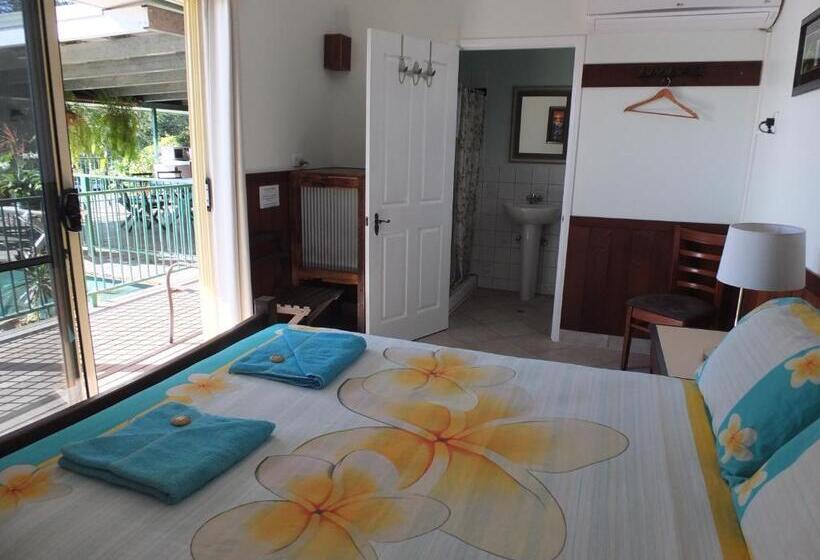 בית מלון כפרי Daintree Riverview Lodges
