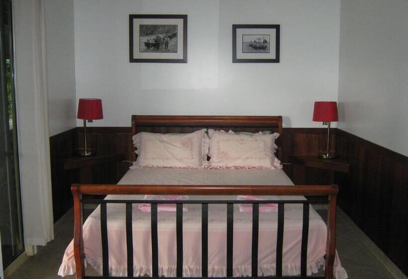 בית מלון כפרי Daintree Riverview Lodges