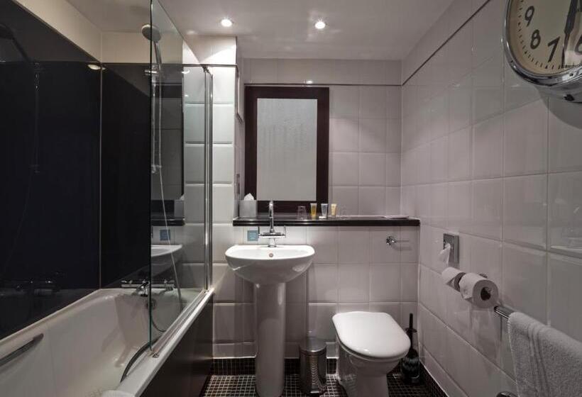 בית מלון כפרי De Vere Horsley Estate